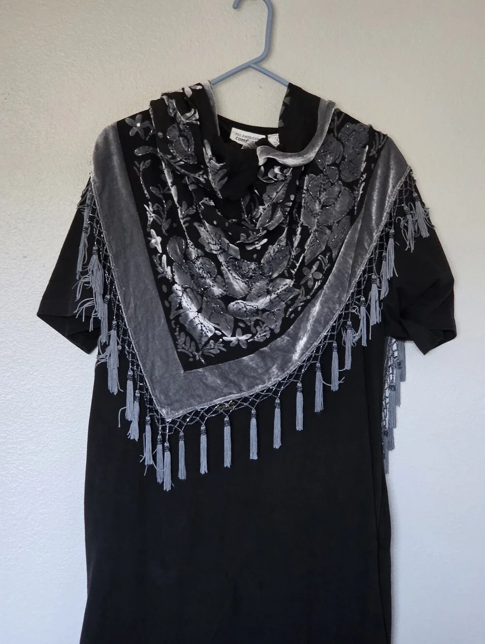 Vintage Lucy's Silk Velvet Floral Tassel Shawl Scarf in Black and Silver
